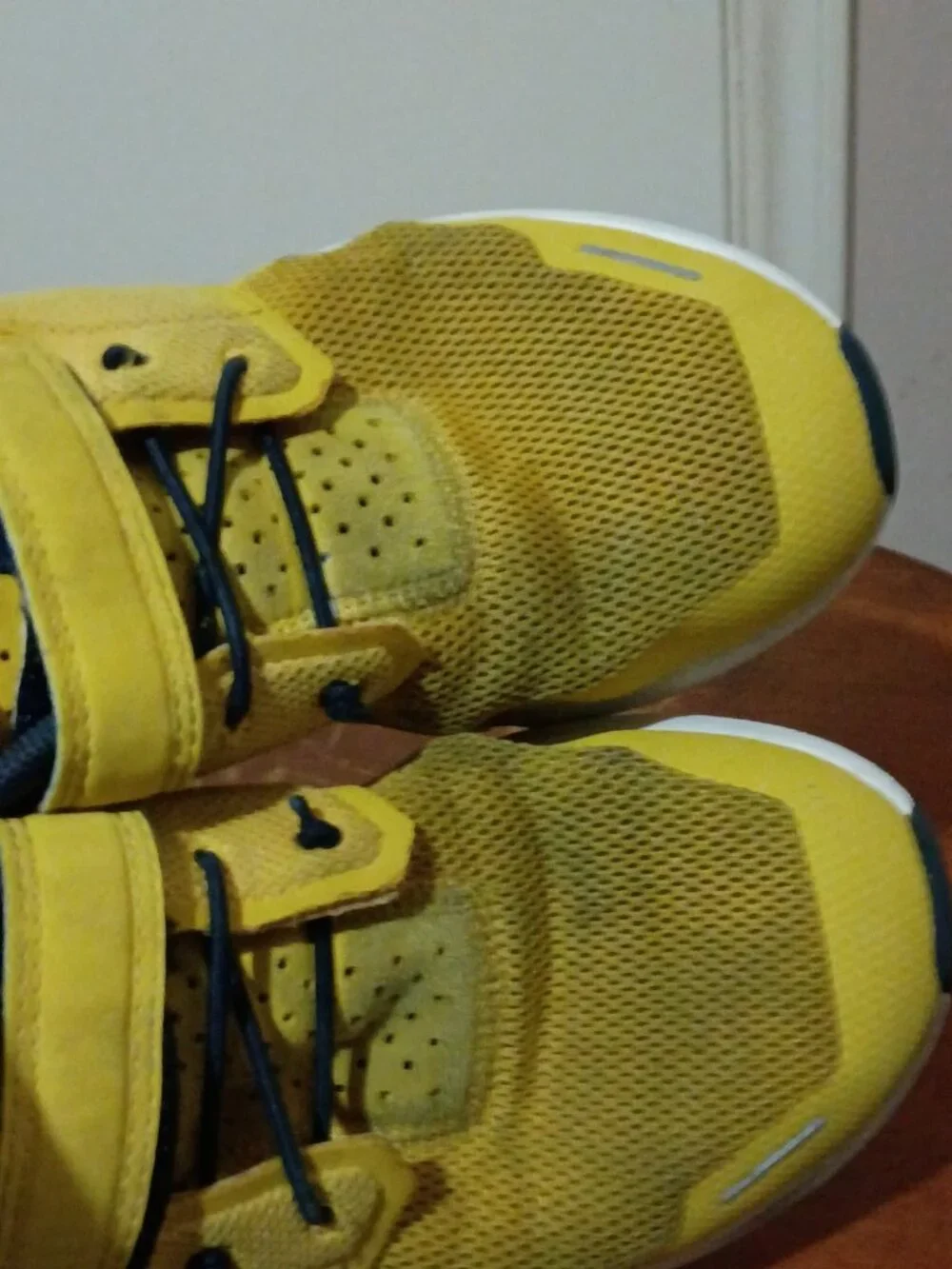 Kids On Cloud Play Mustard/White Athletic Shoes. Size 1.5K Youth